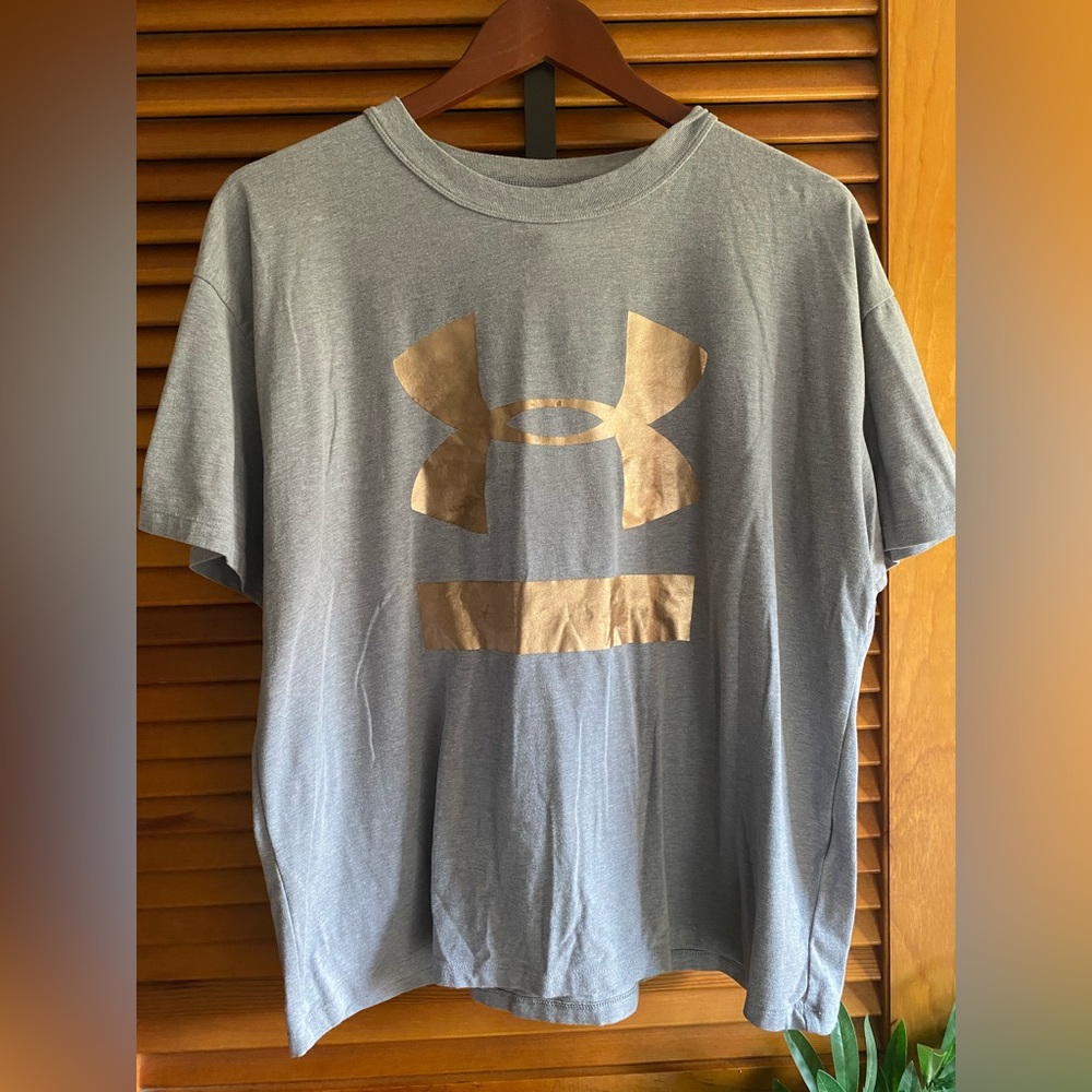 UnderArmour womens “the girlfriend tee” size large
